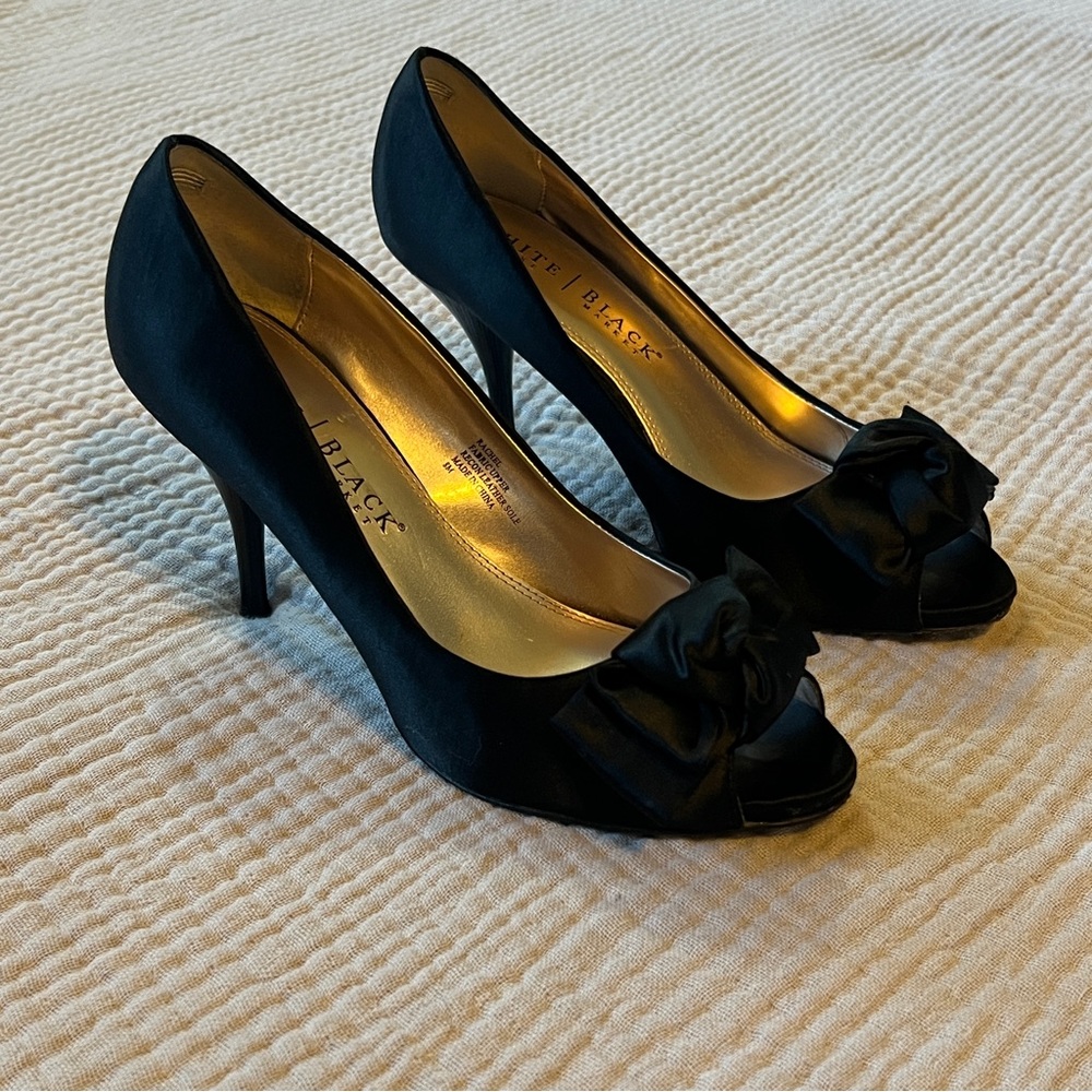 WHBM peep toe bow pumps